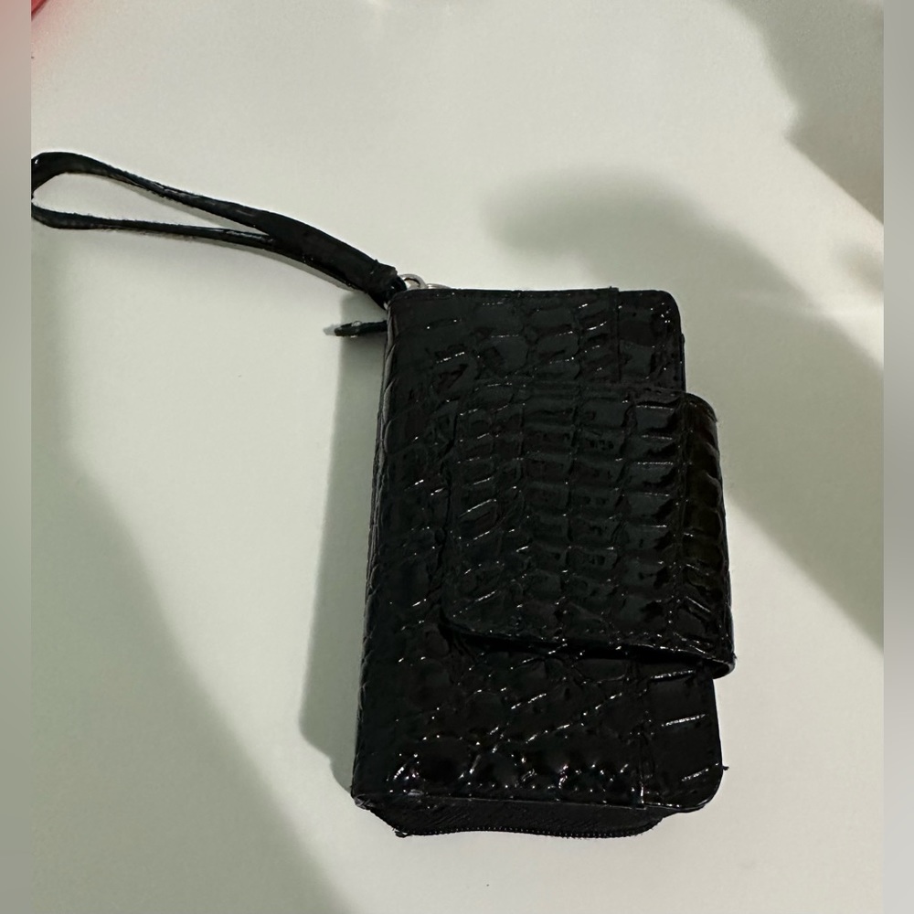 Black wristlet